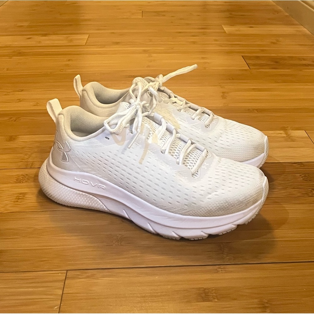 Under Armour Women’s Hovr Turbulence Shoes- Size 8.5